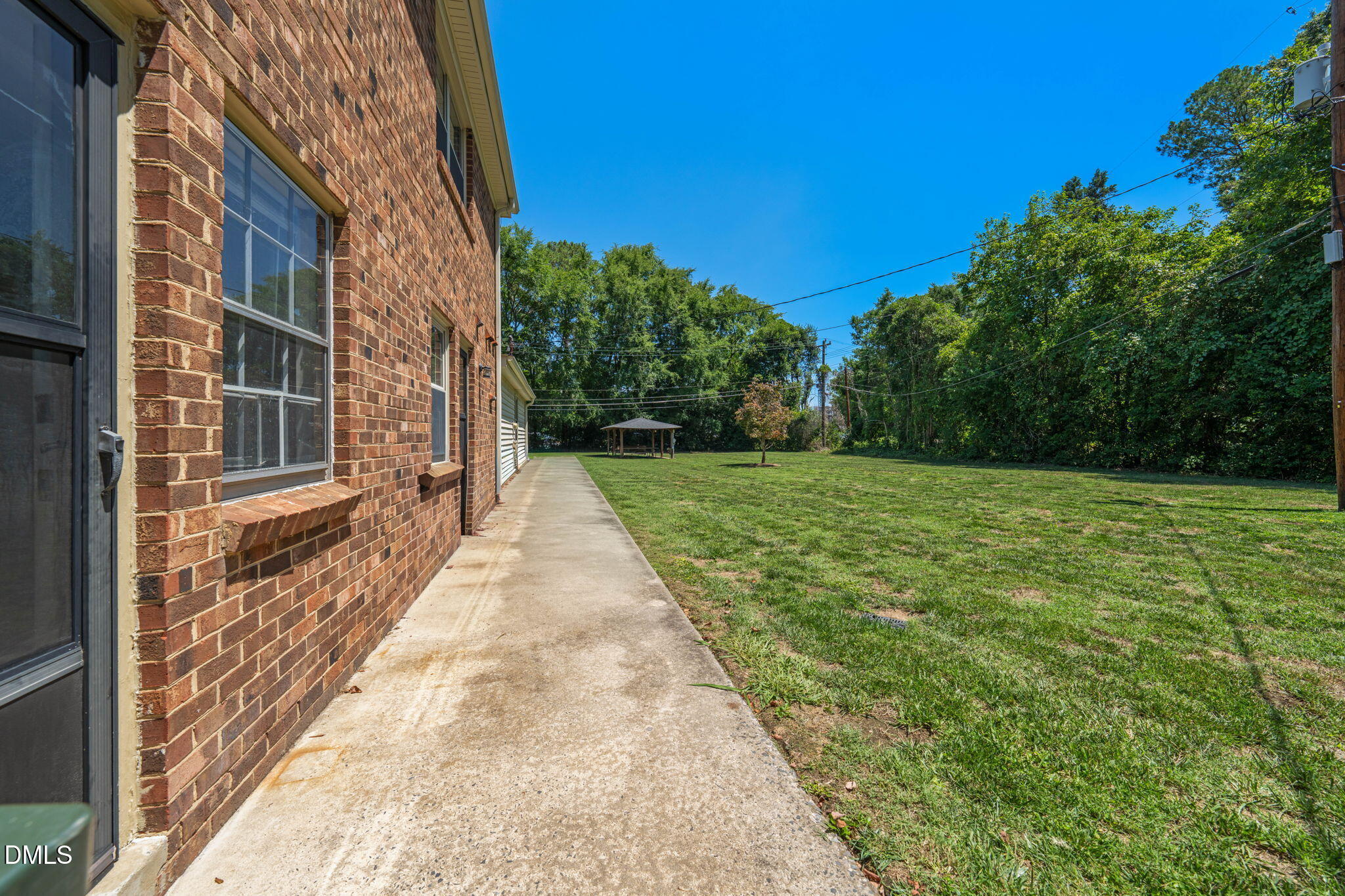 1002 Willow Drive Apt 6