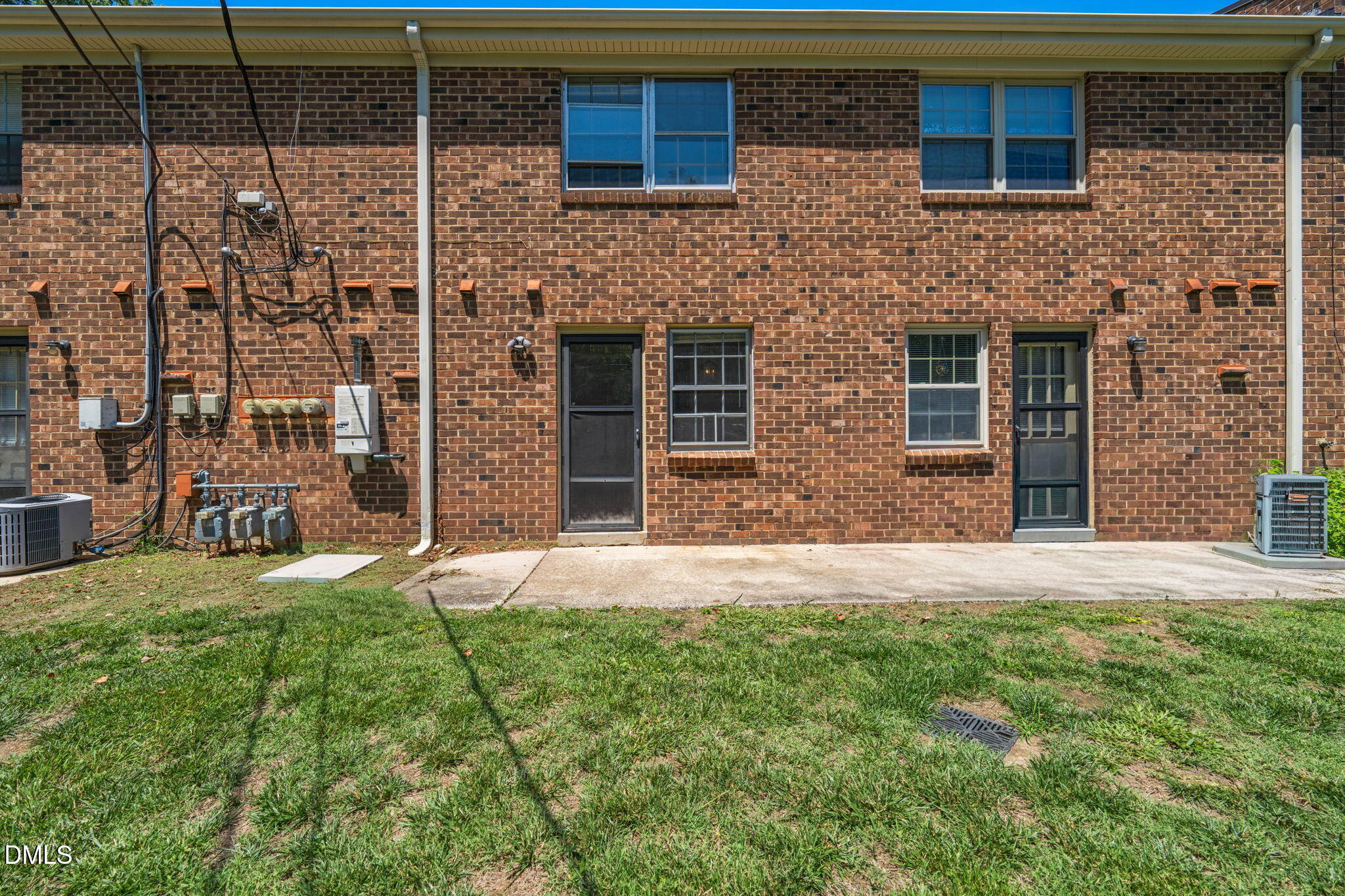 1002 Willow Drive Apt 6