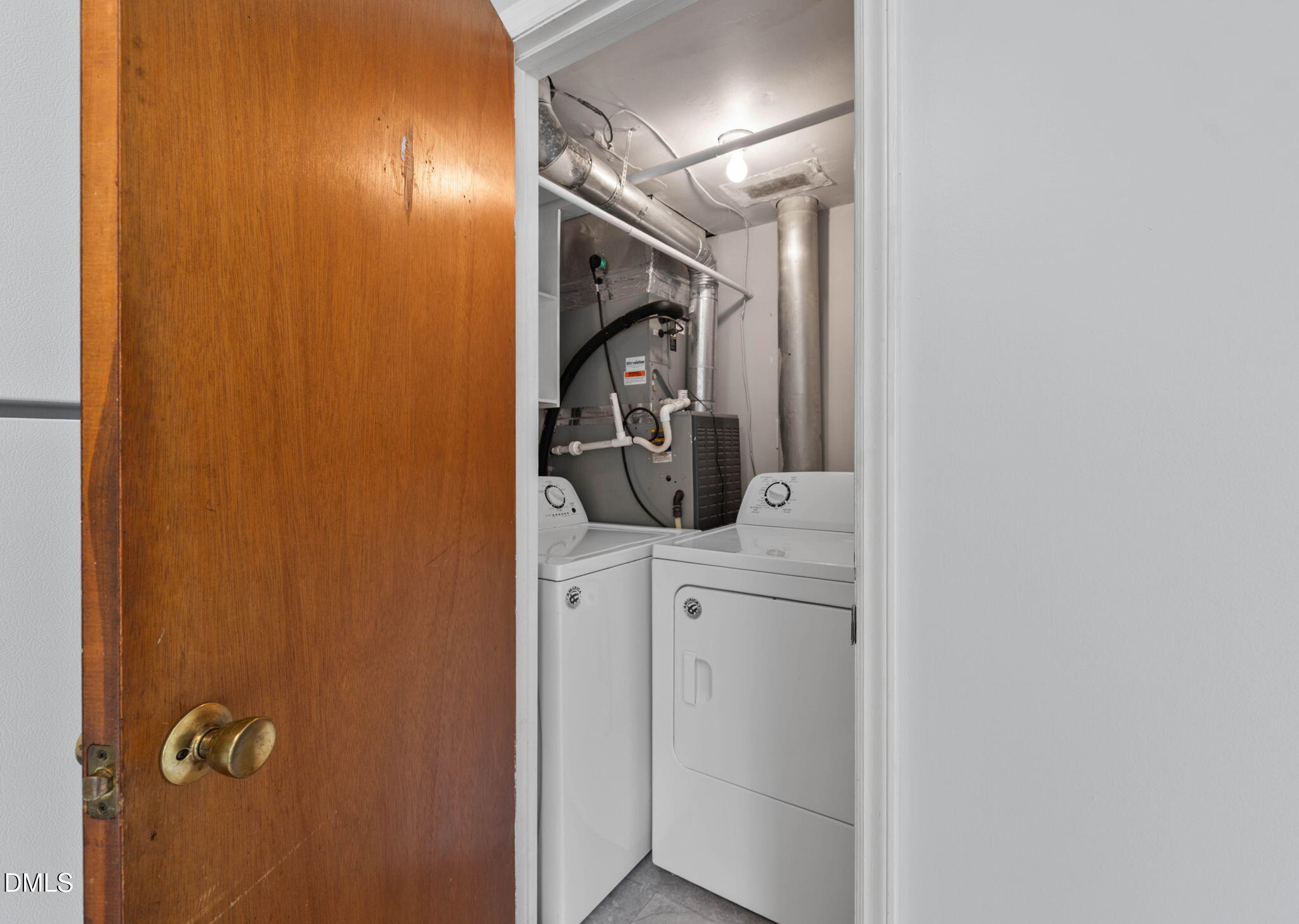 1002 Willow Drive Apt 6