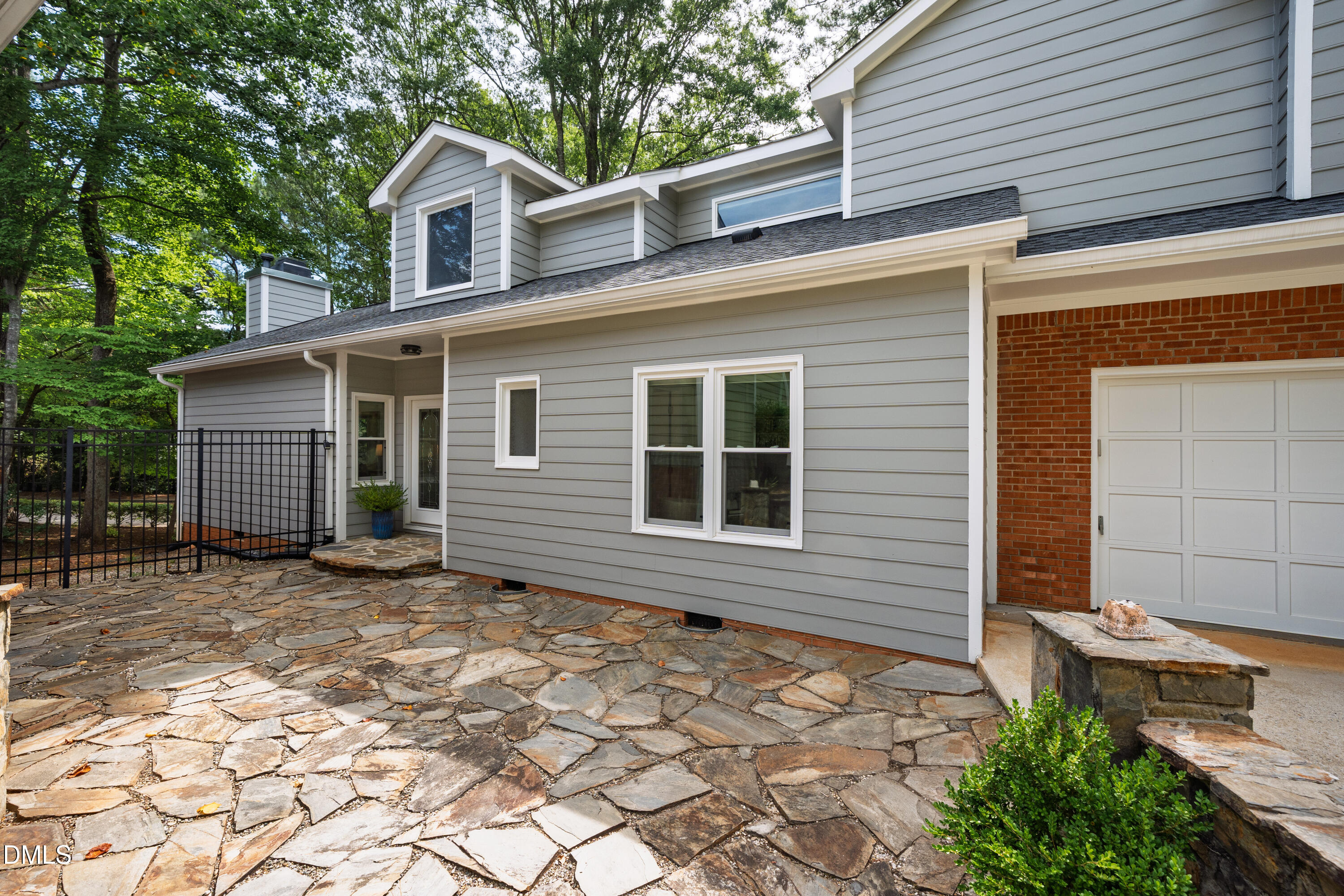104 Tiercel Court