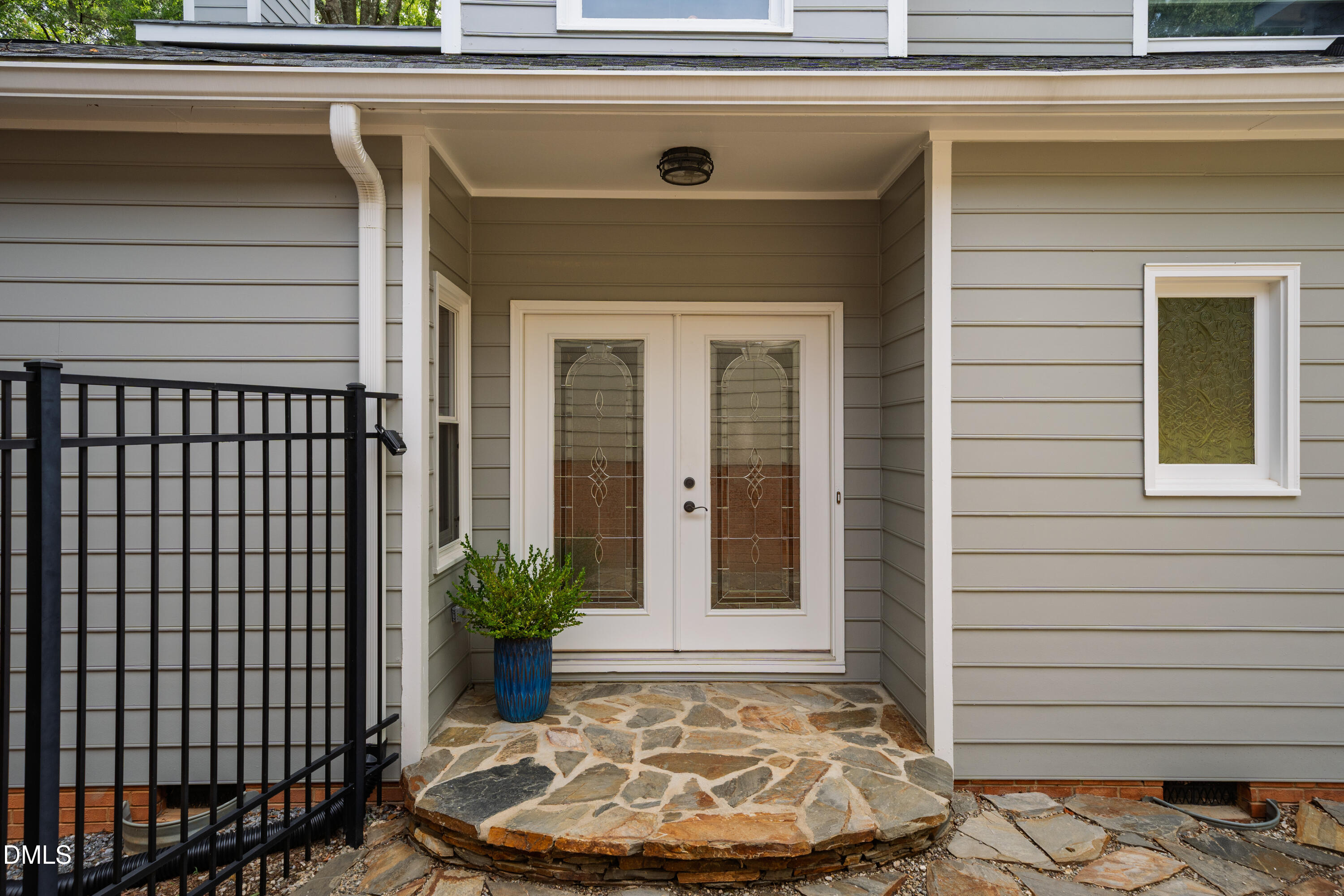 104 Tiercel Court