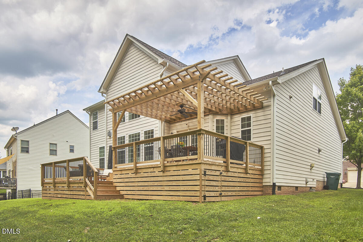 2106 Hemlock Hill Drive