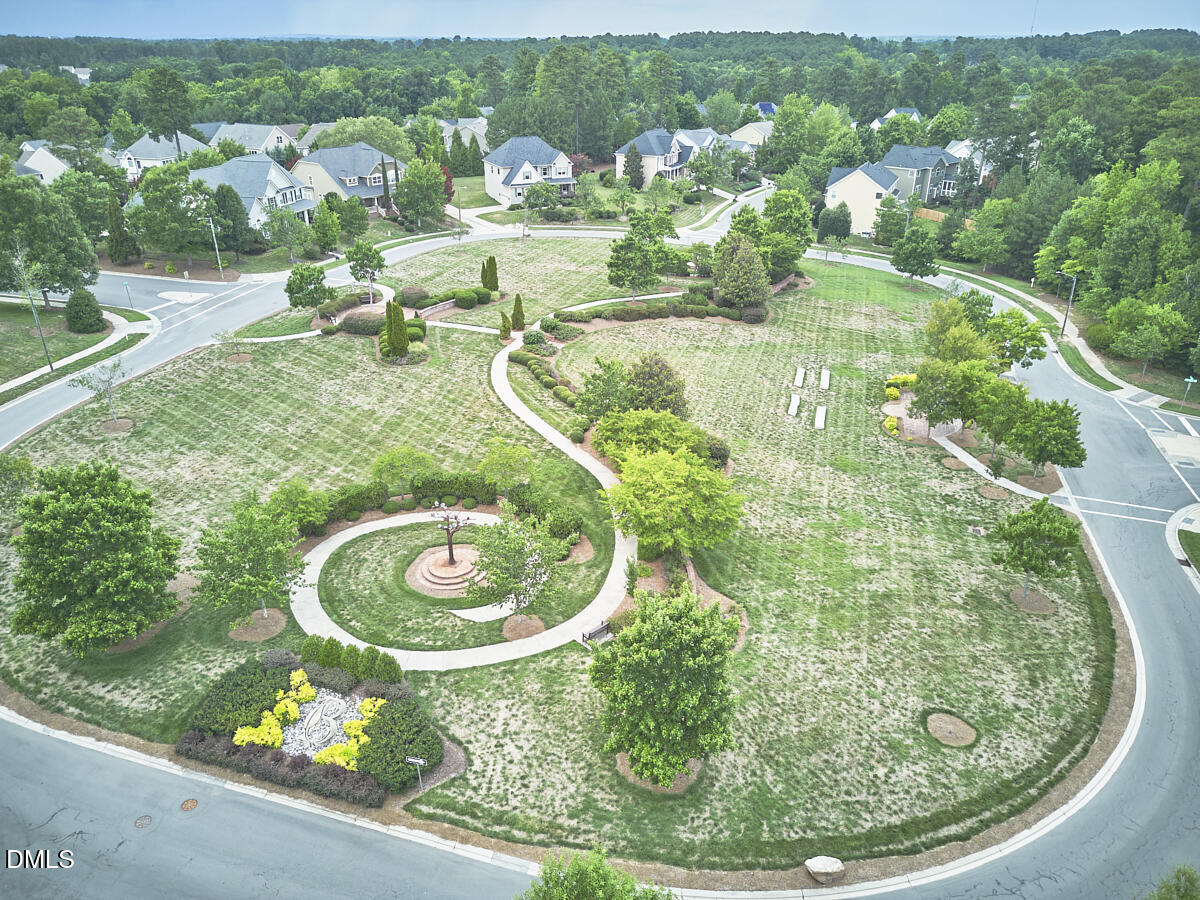 2106 Hemlock Hill Drive