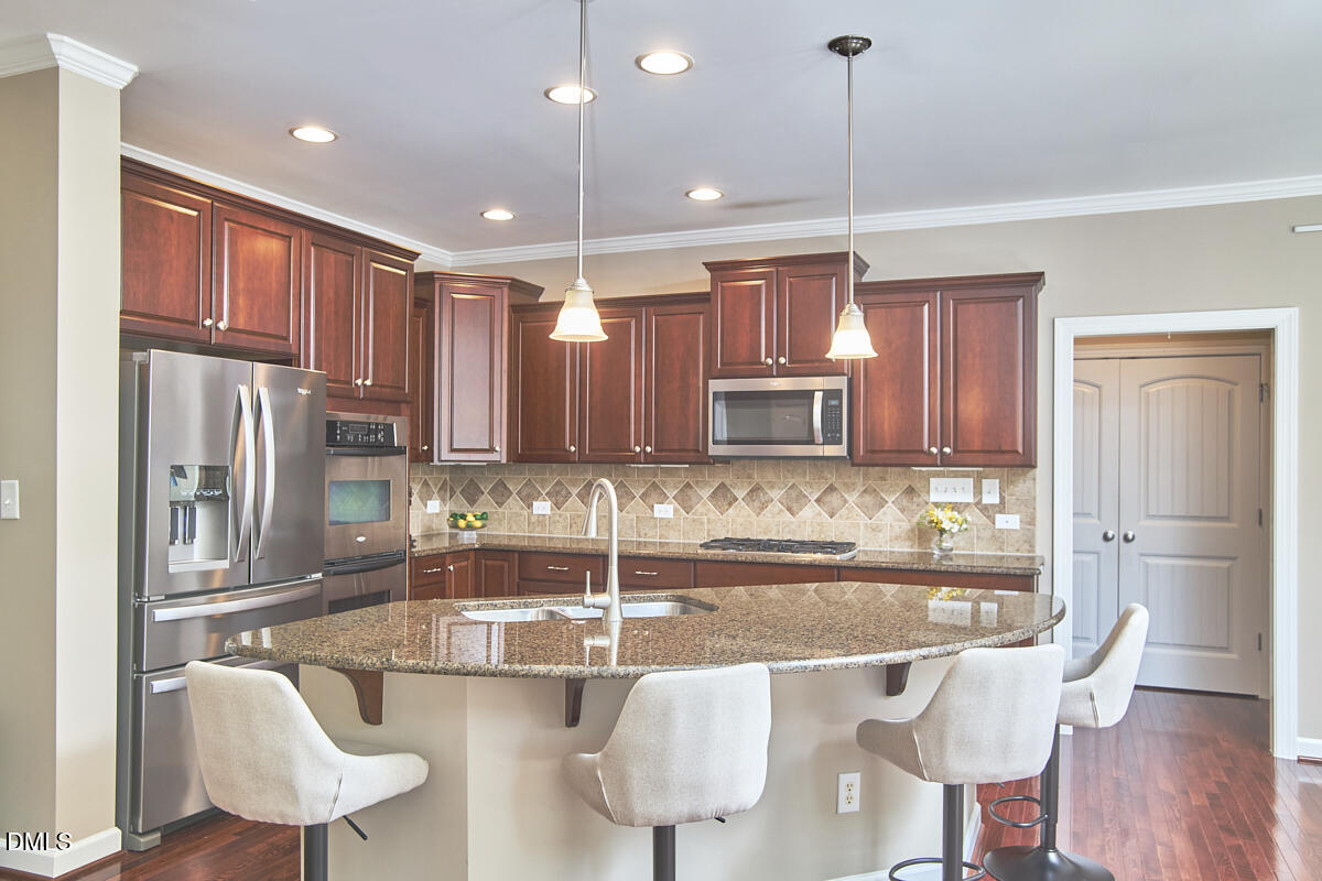 2106 Hemlock Hill Drive