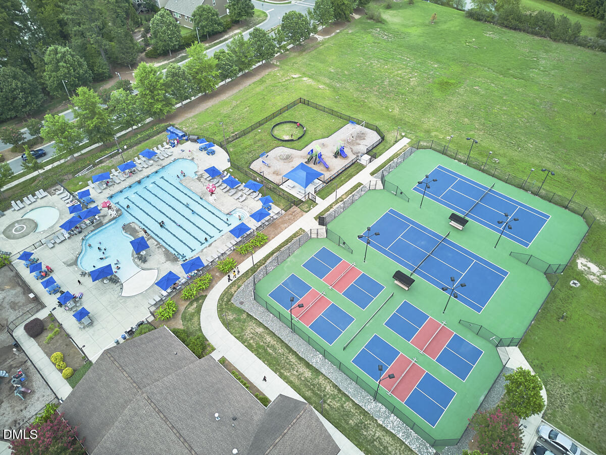 2106 Hemlock Hill Drive