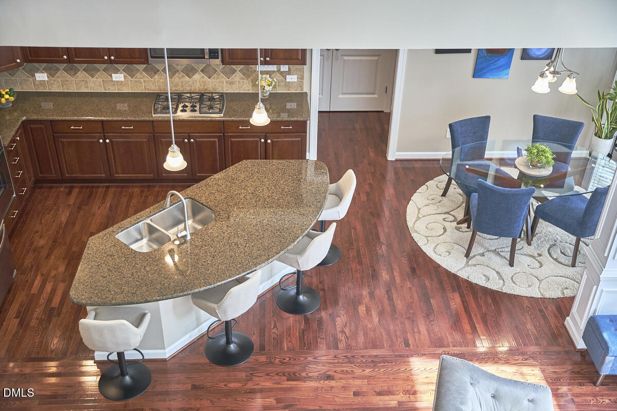 2106 Hemlock Hill Drive