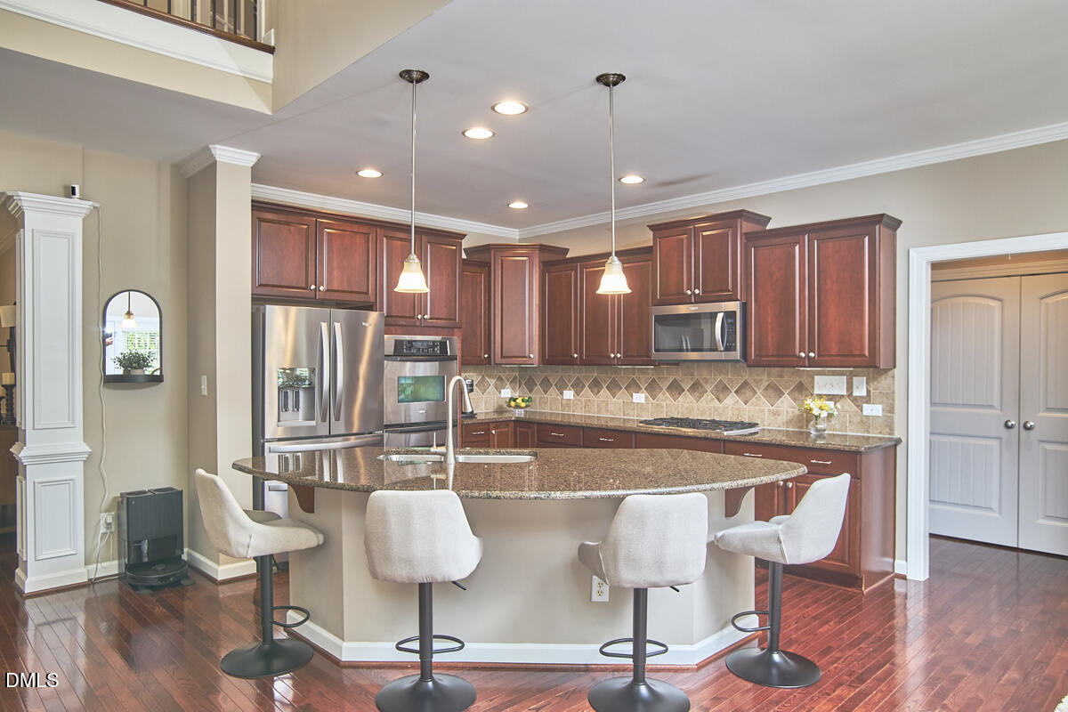 2106 Hemlock Hill Drive
