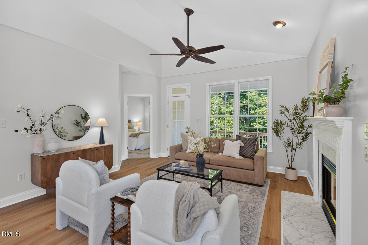 806 Carved Oak Drive