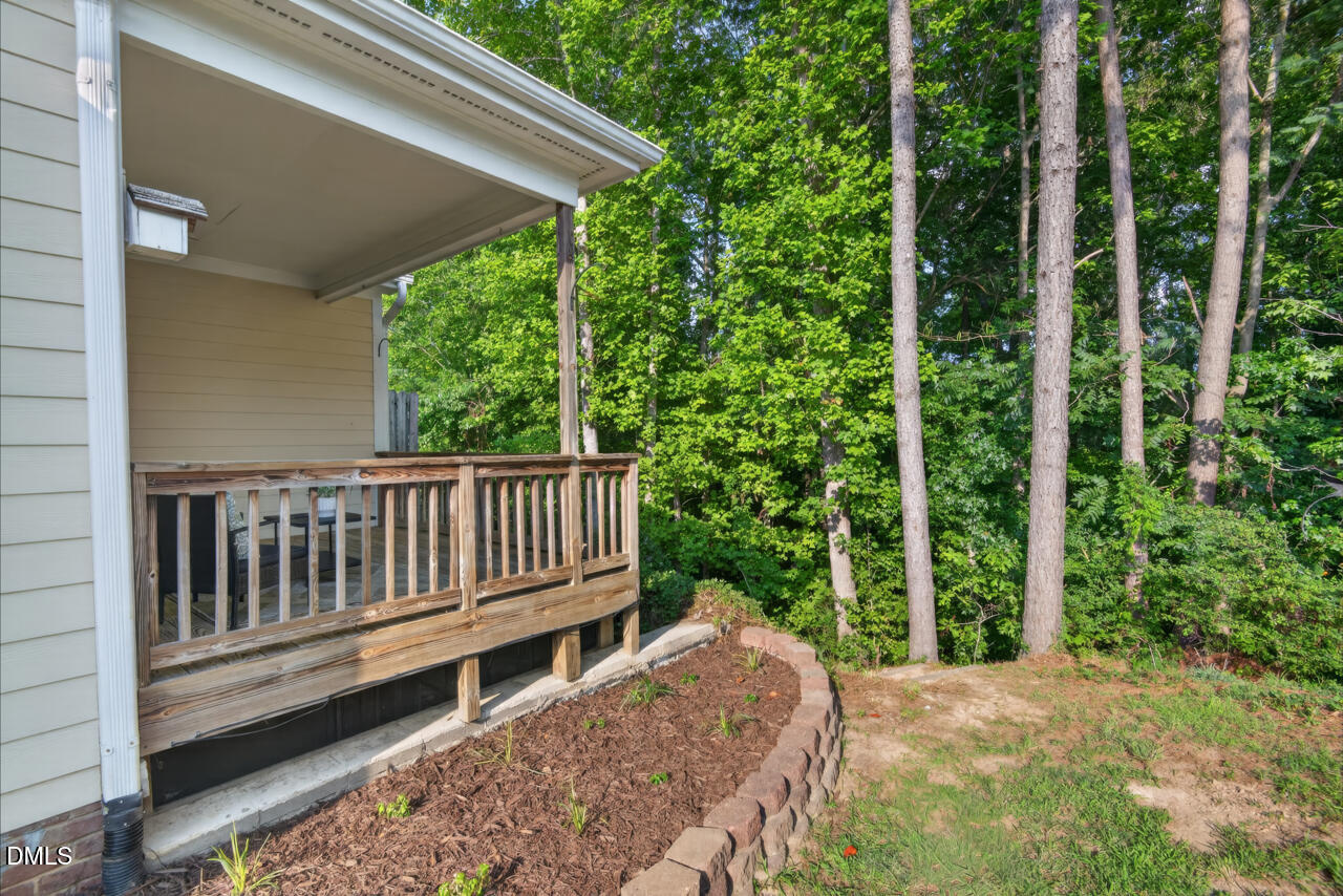 806 Carved Oak Drive