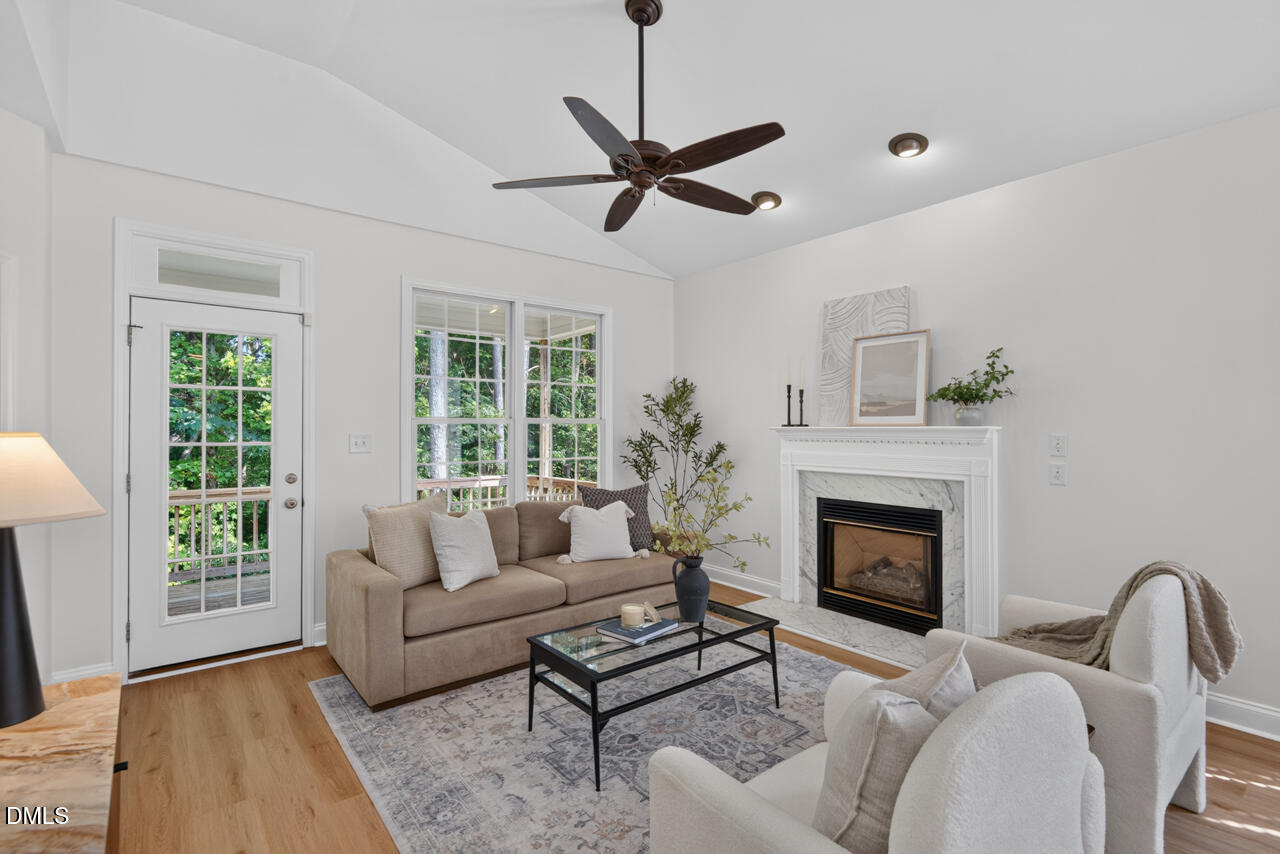 806 Carved Oak Drive