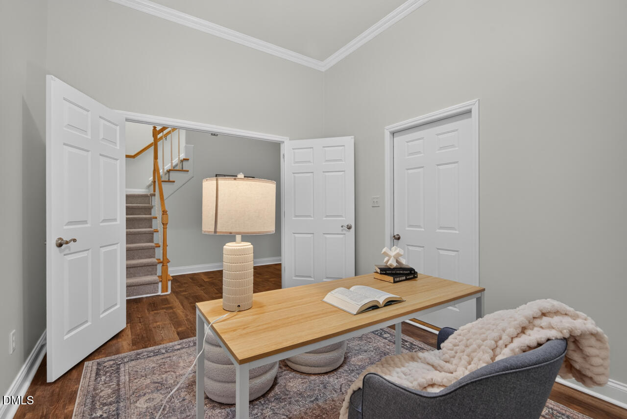 806 Carved Oak Drive