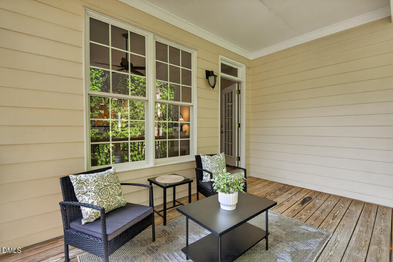 806 Carved Oak Drive