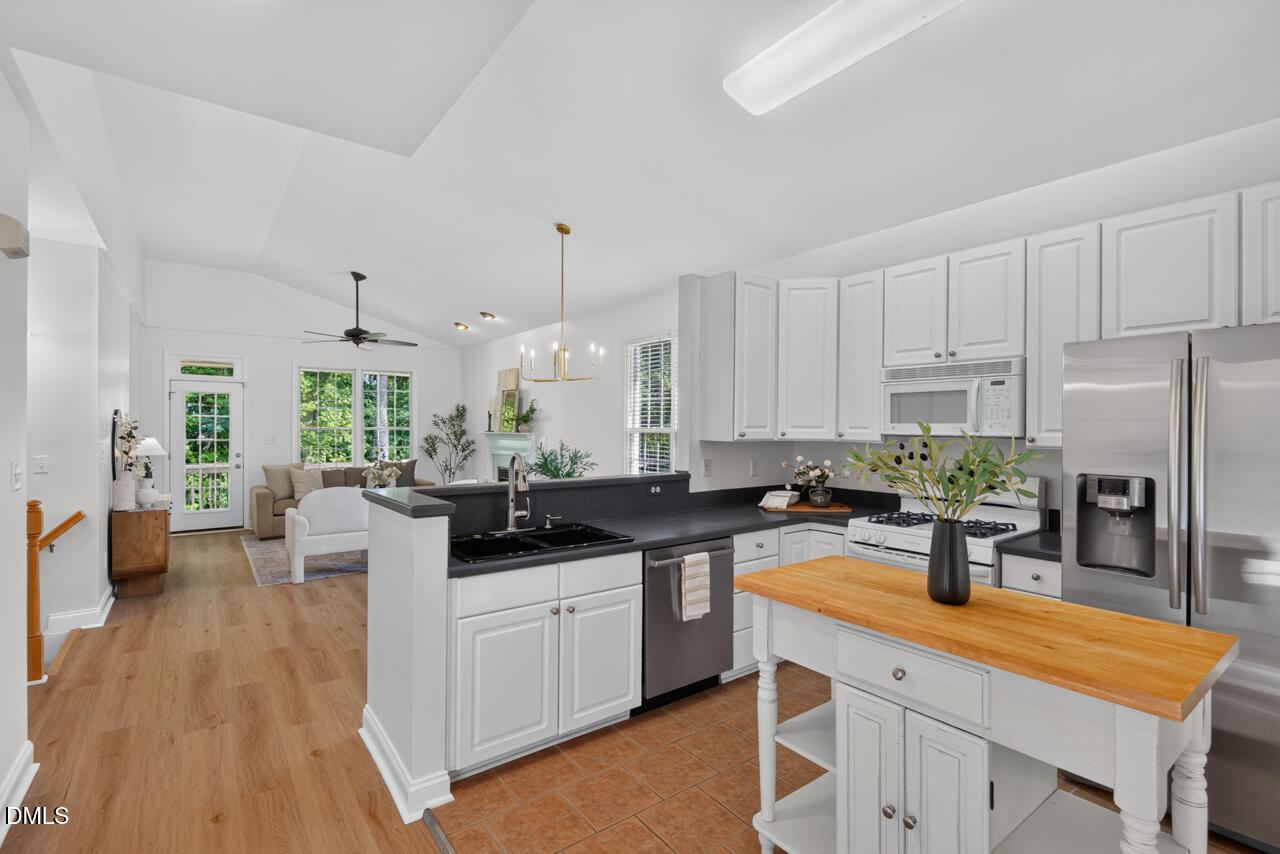 806 Carved Oak Drive