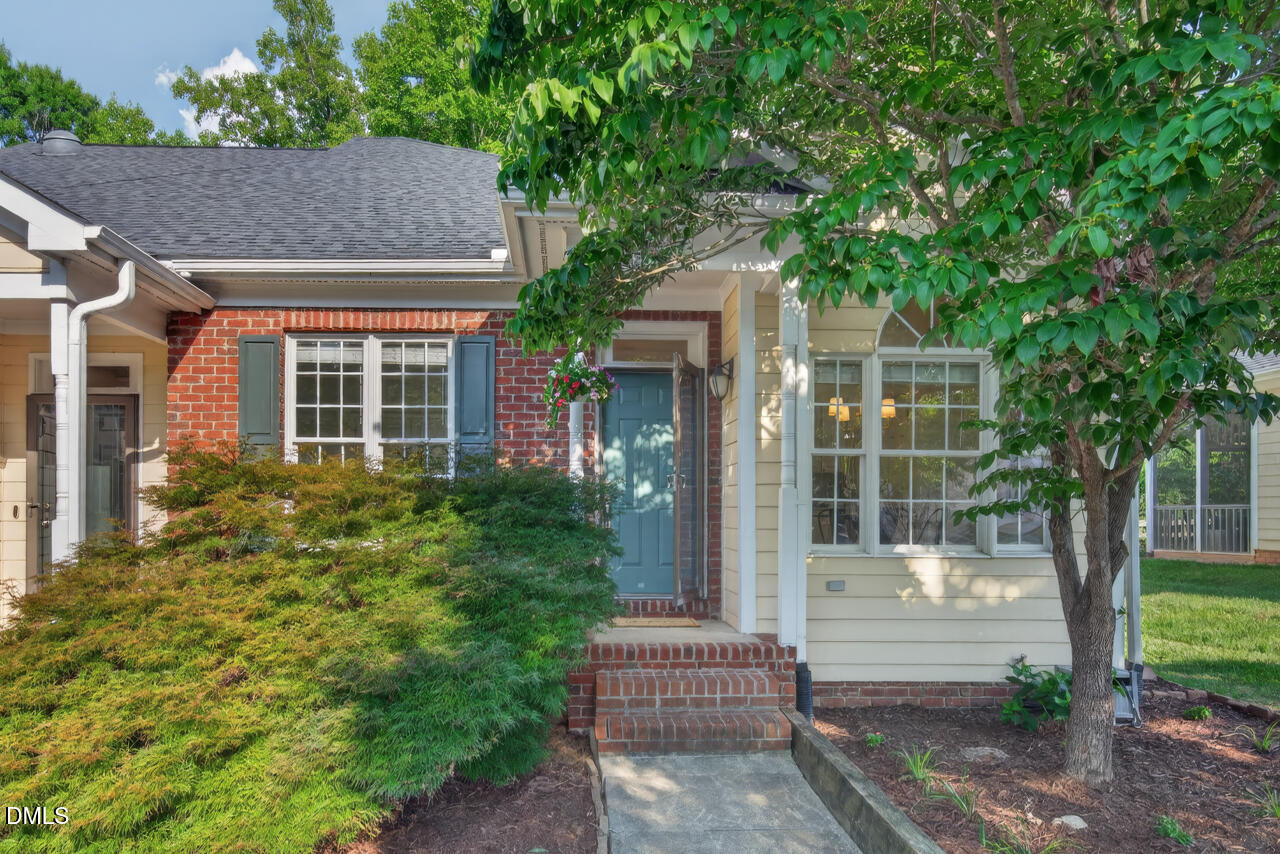 806 Carved Oak Drive