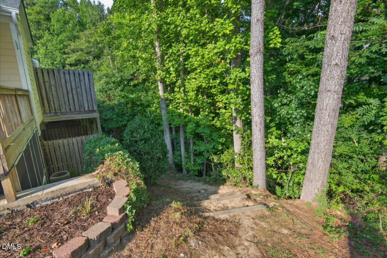 806 Carved Oak Drive