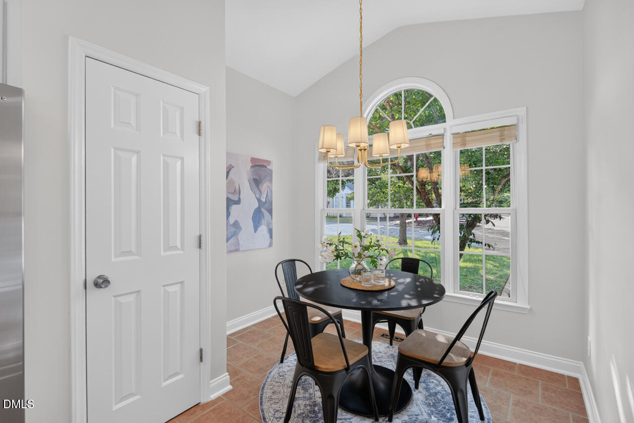 806 Carved Oak Drive