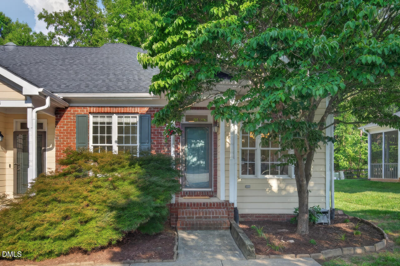 806 Carved Oak Drive