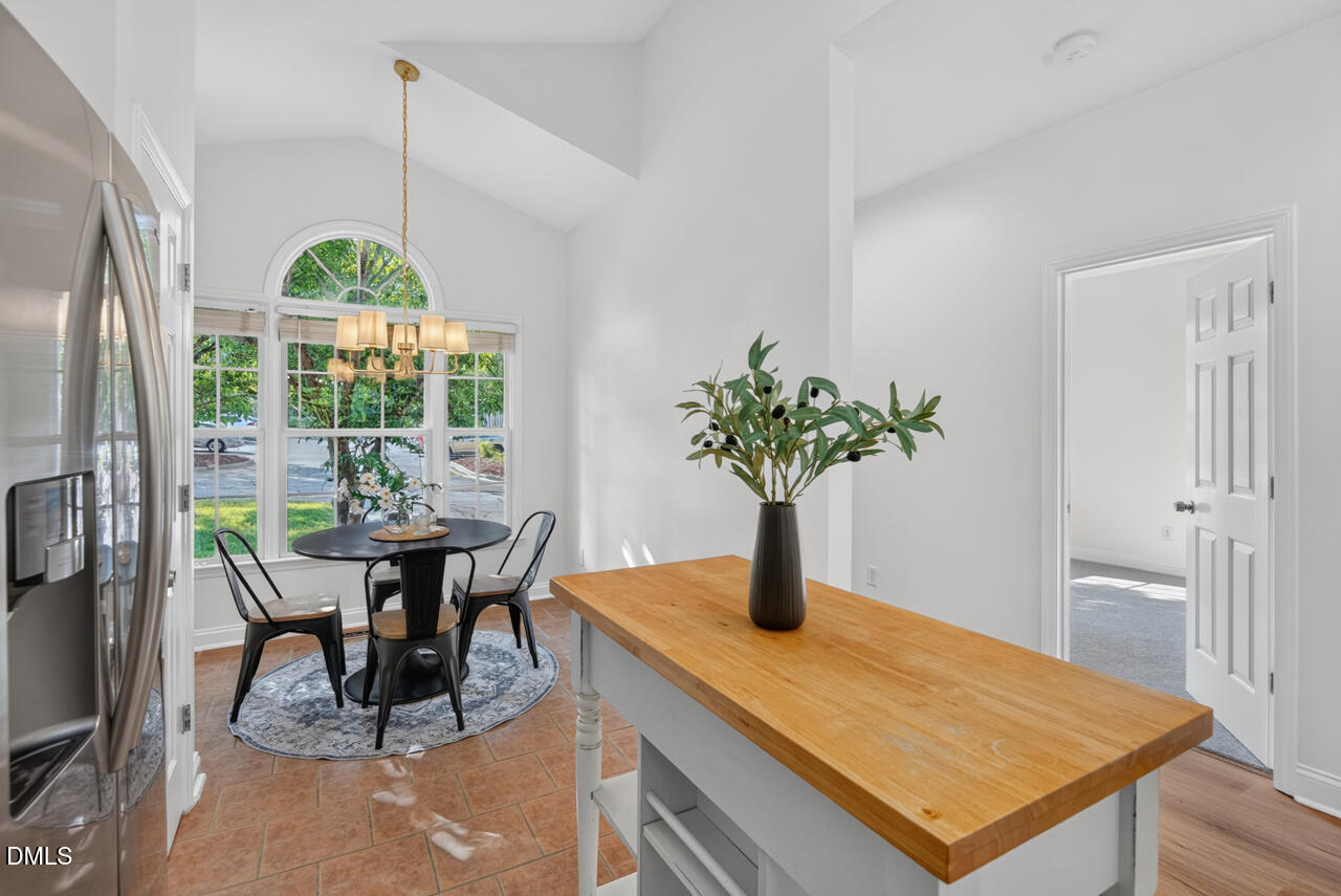 806 Carved Oak Drive