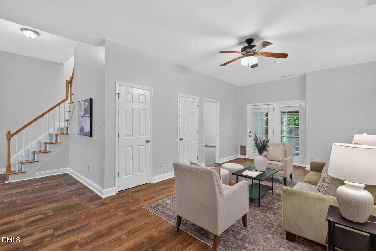806 Carved Oak Drive
