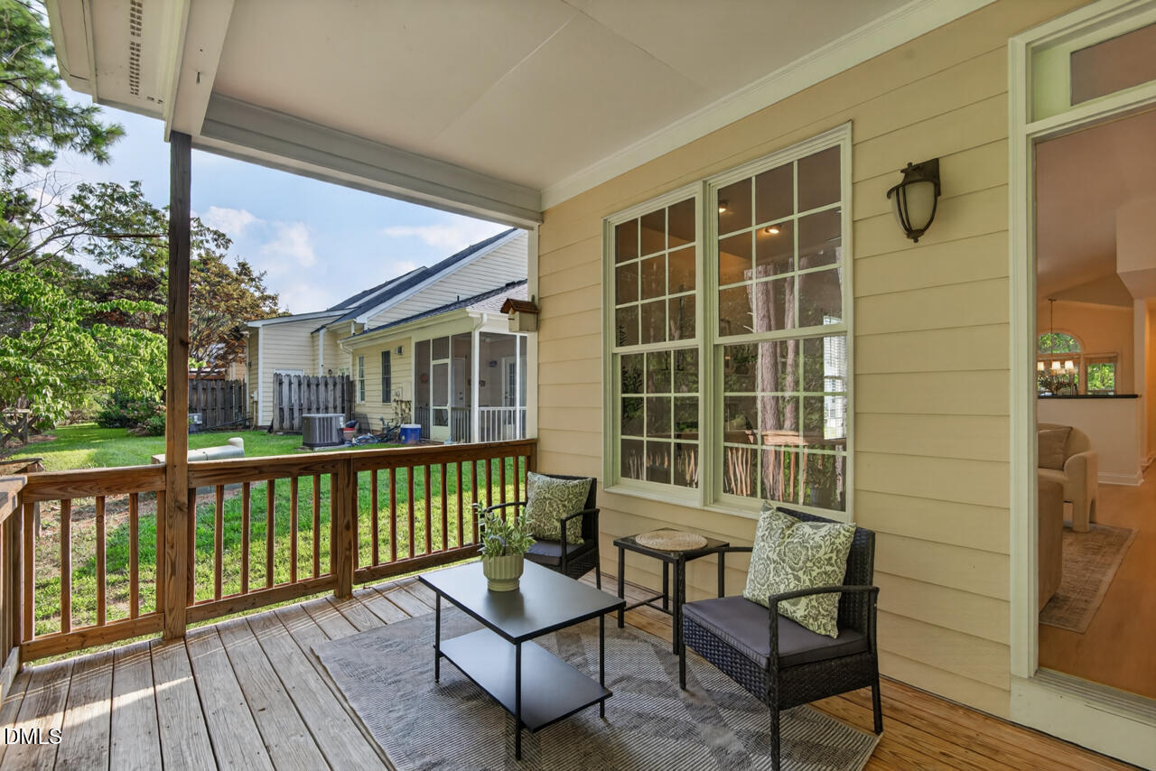 806 Carved Oak Drive