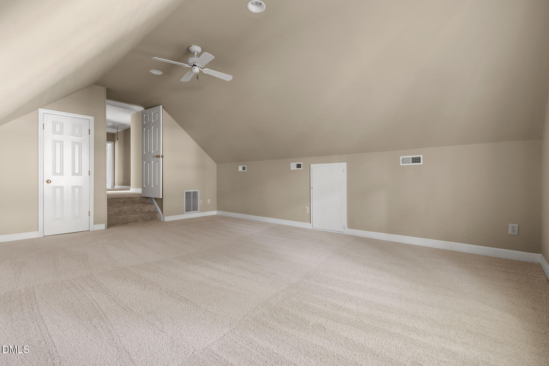 2204 Meade Lane