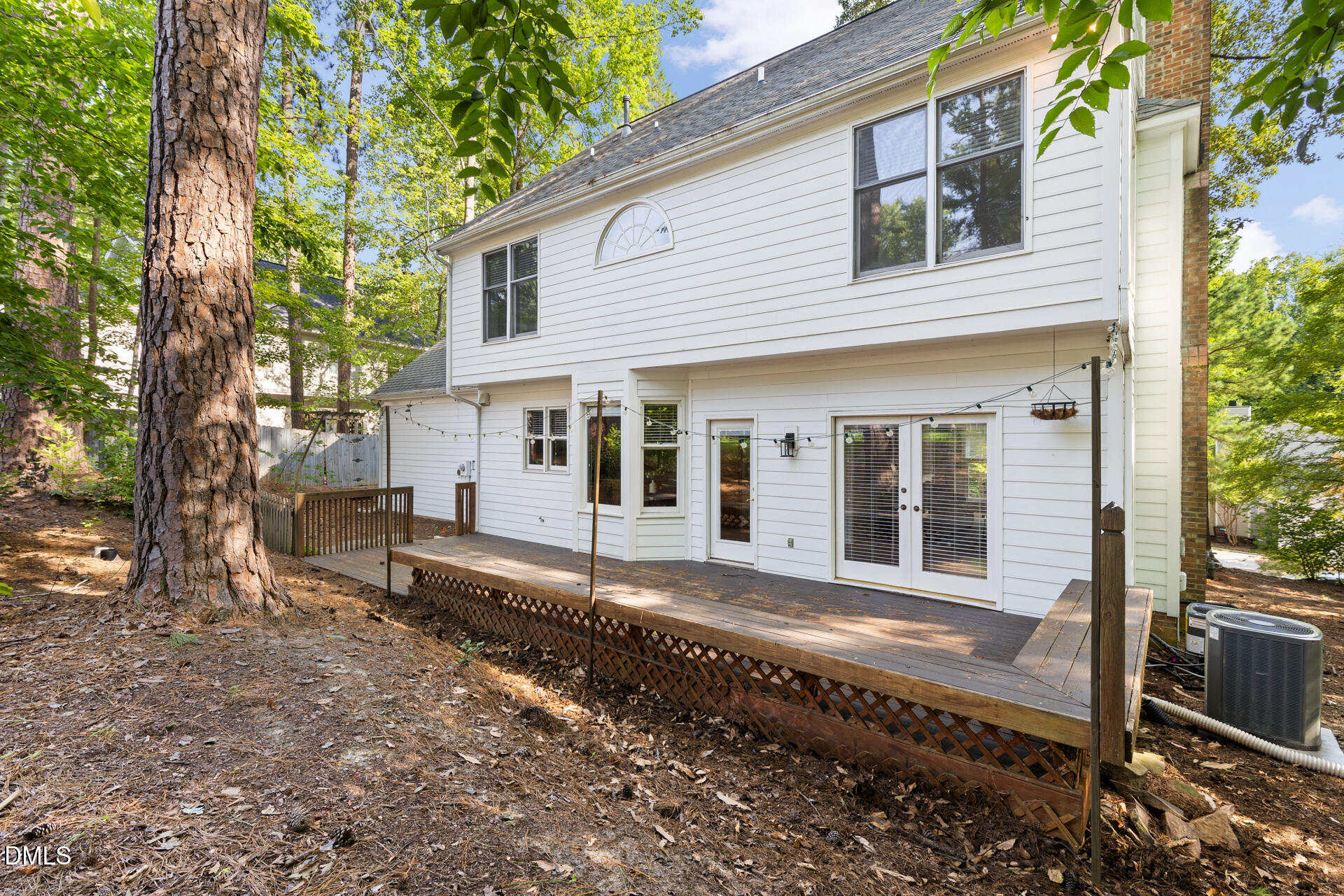 2204 Meade Lane