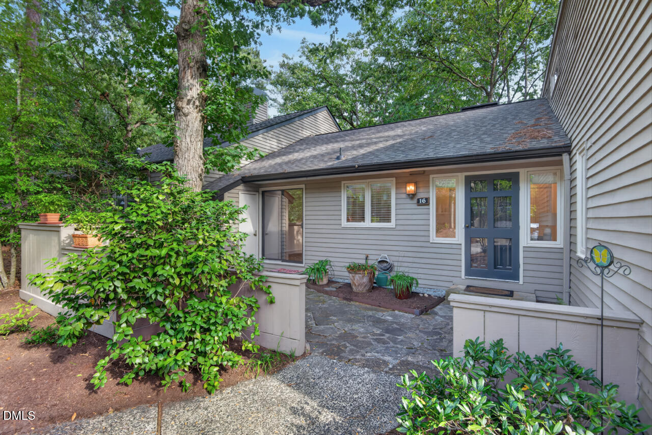 16 Glenmore Drive