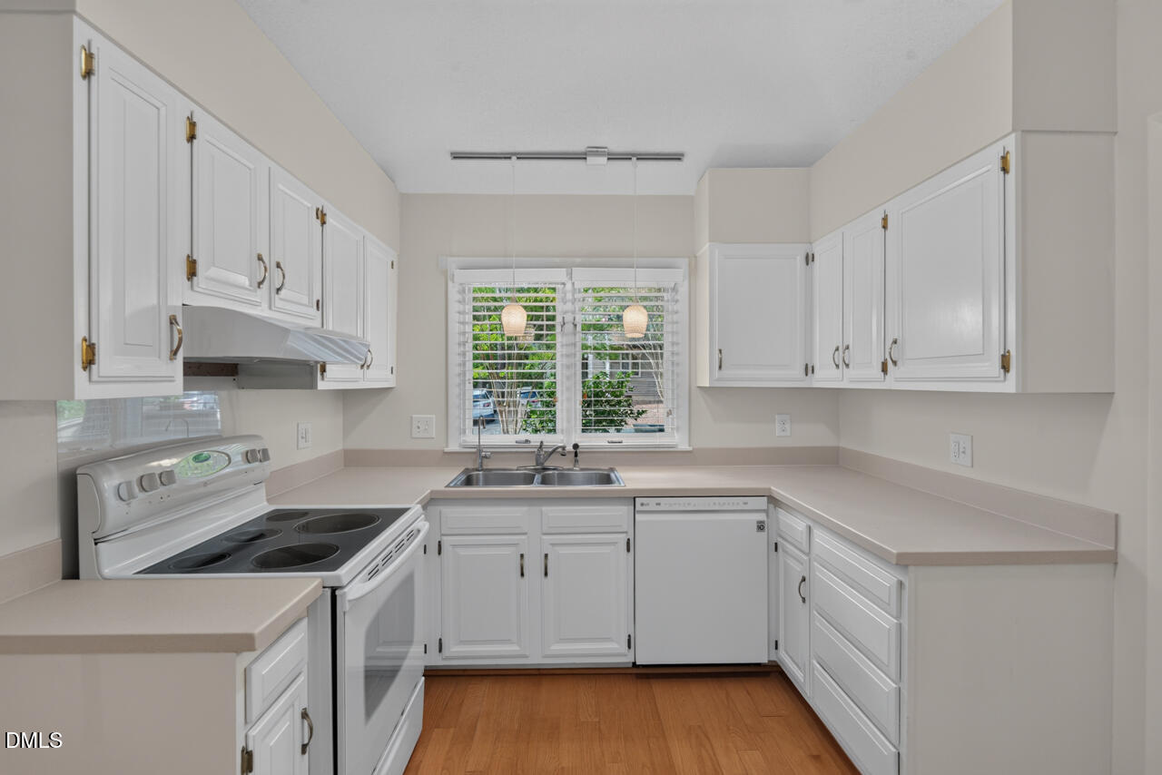 16 Glenmore Drive
