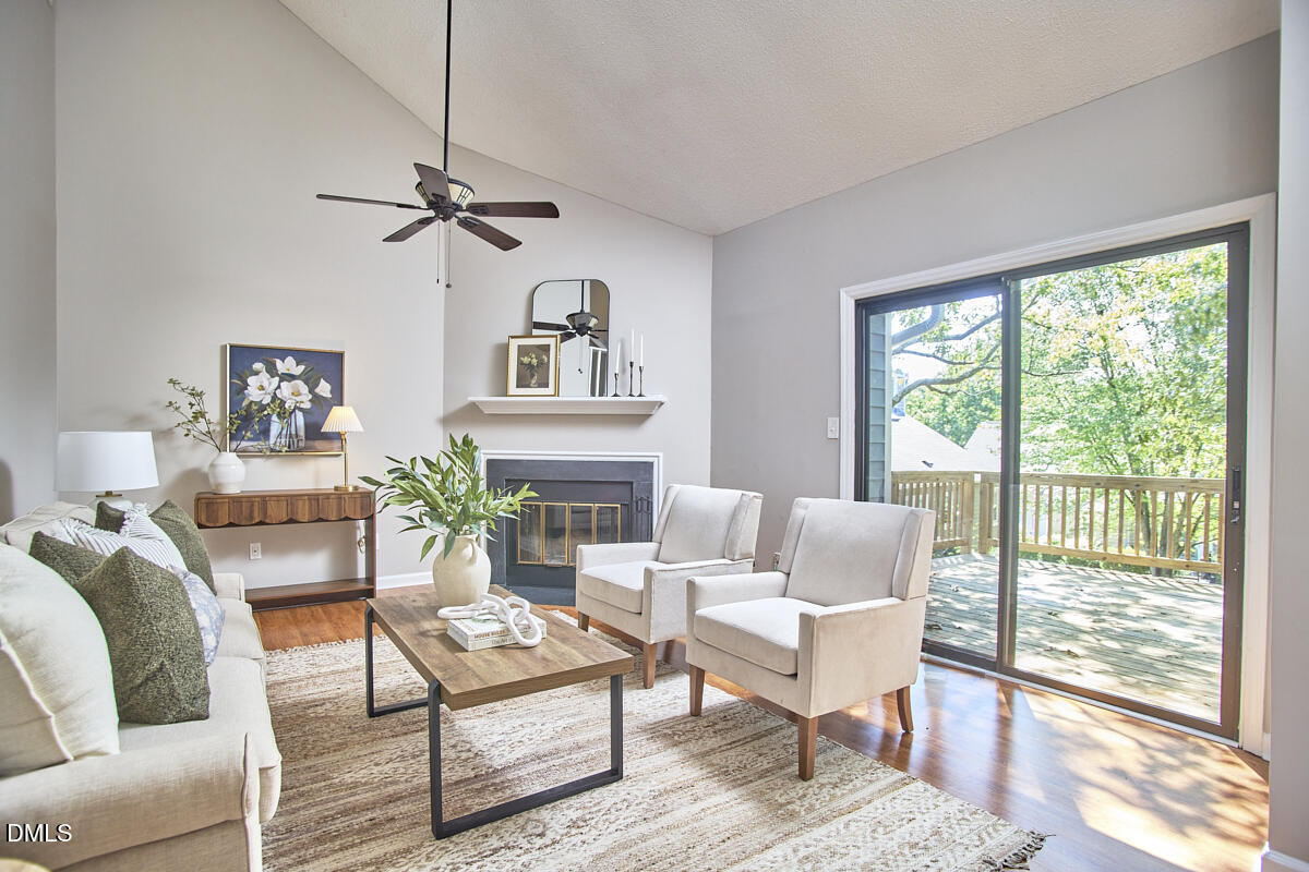 3 Hickory Wood Square