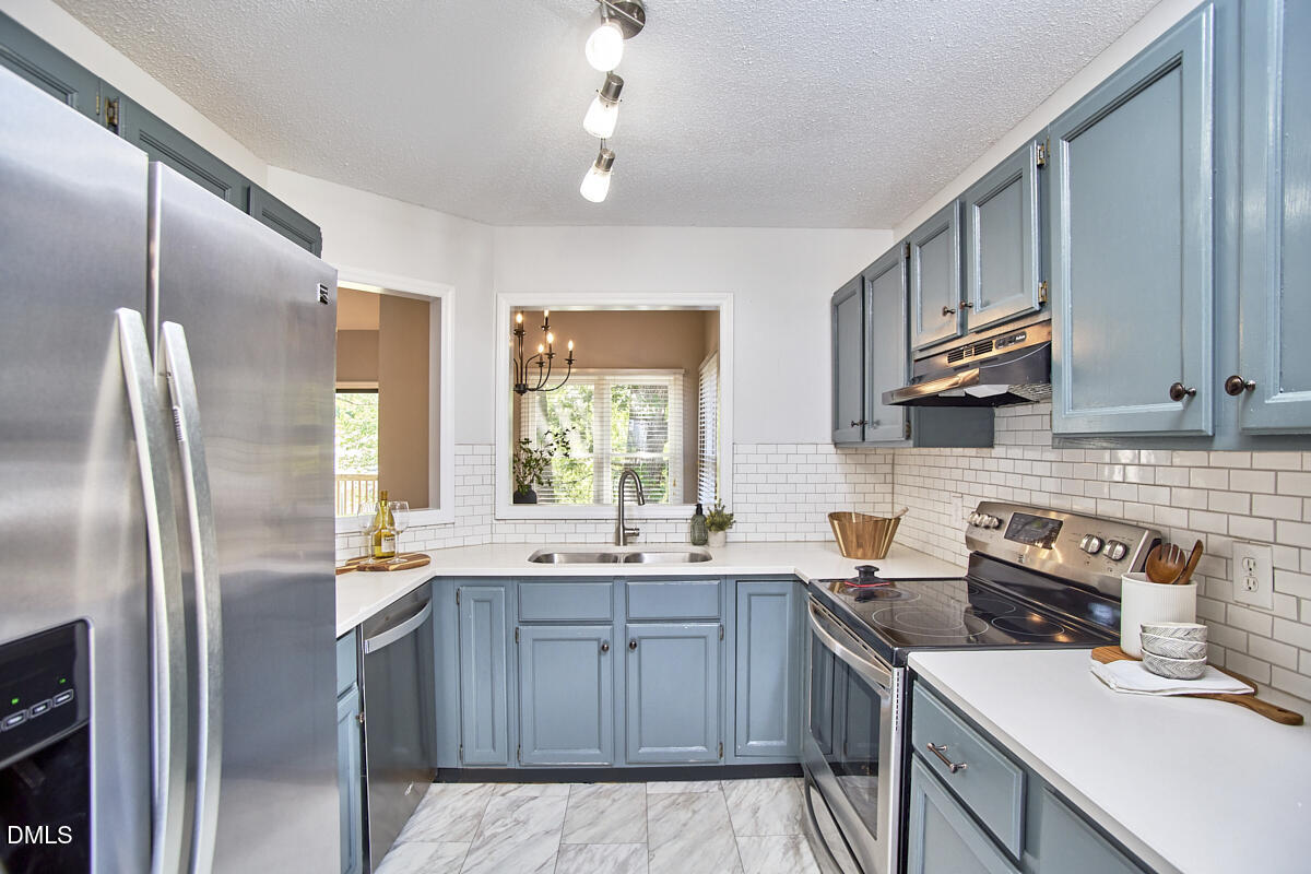 3 Hickory Wood Square