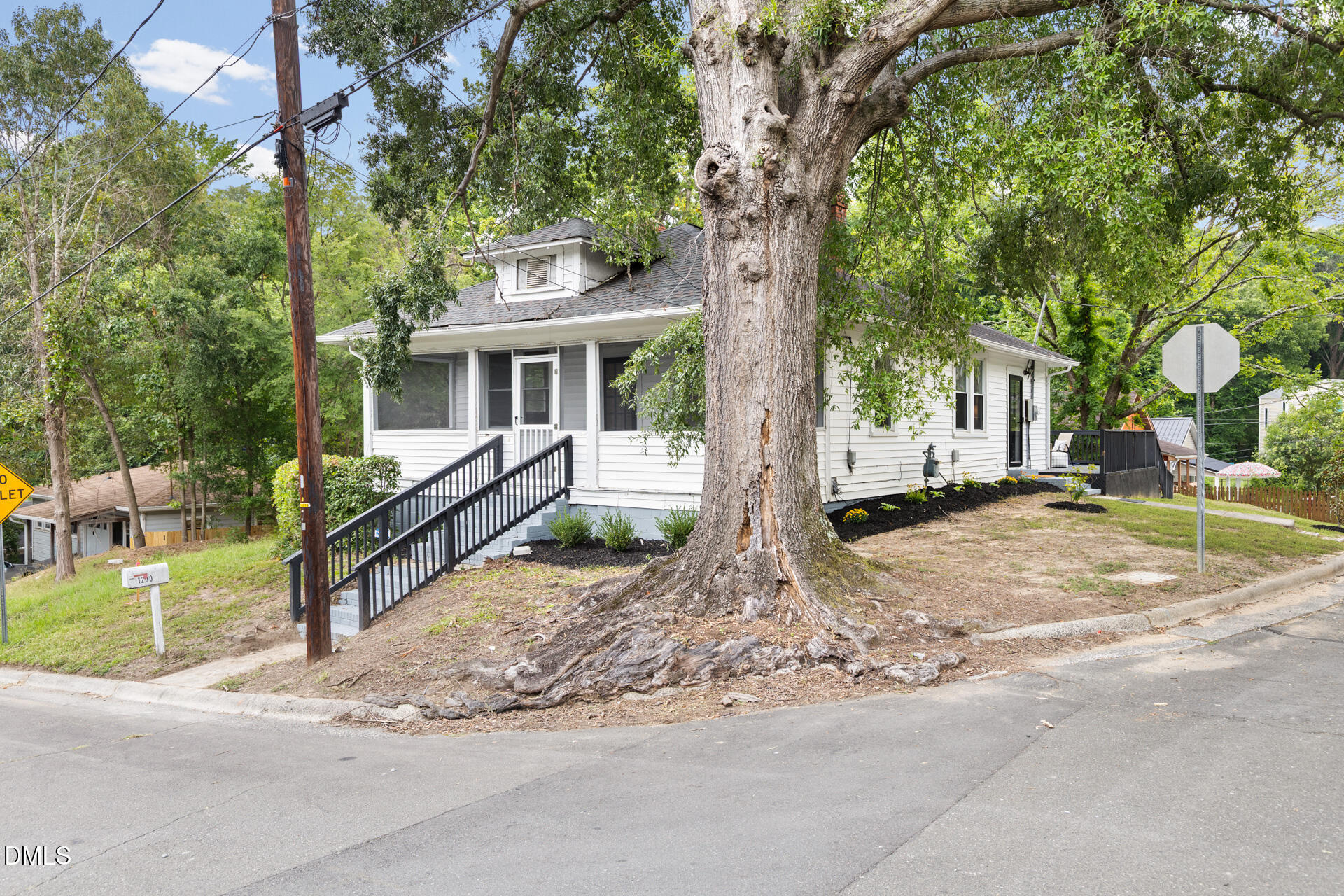 1200 Moreland Avenue