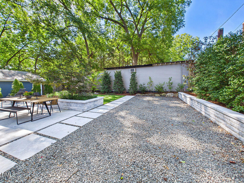 106 E Trinity Avenue