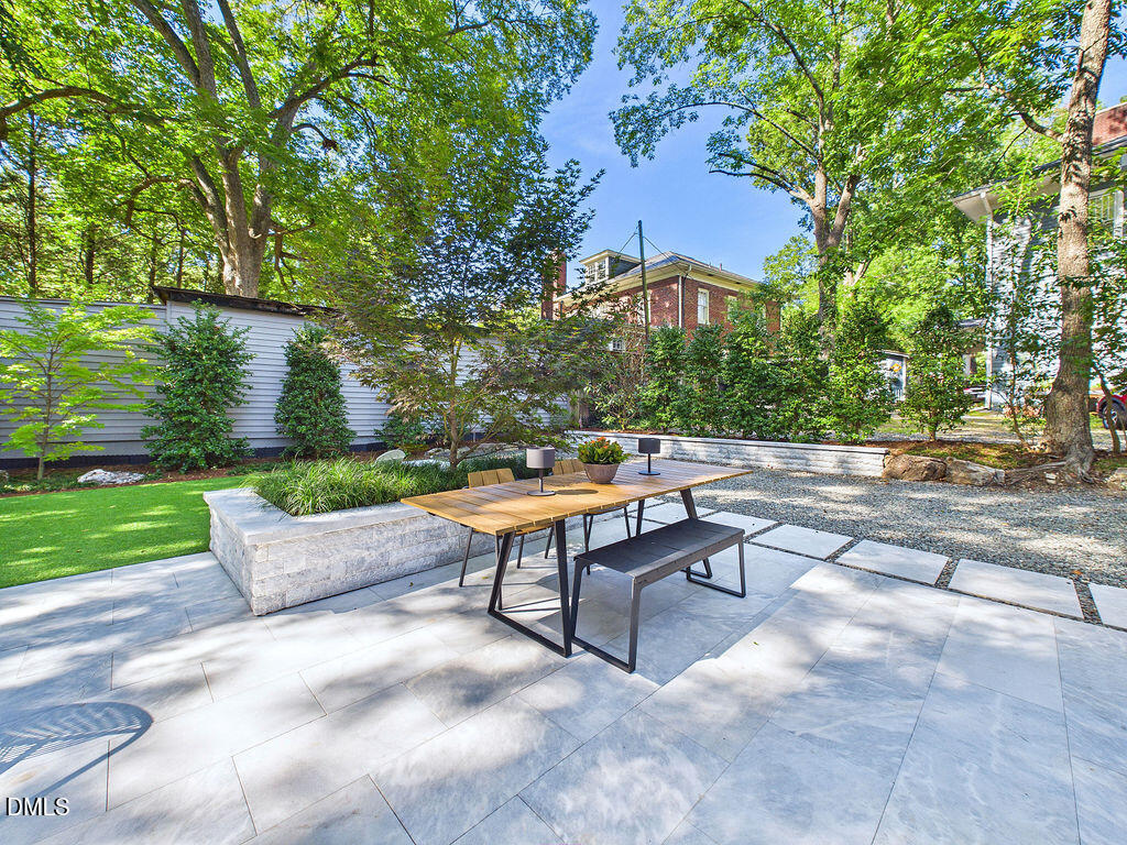 106 E Trinity Avenue