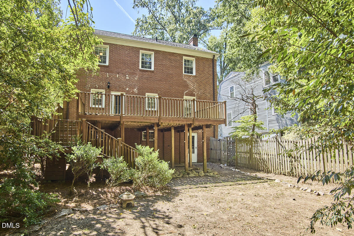 2220 W Club Boulevard