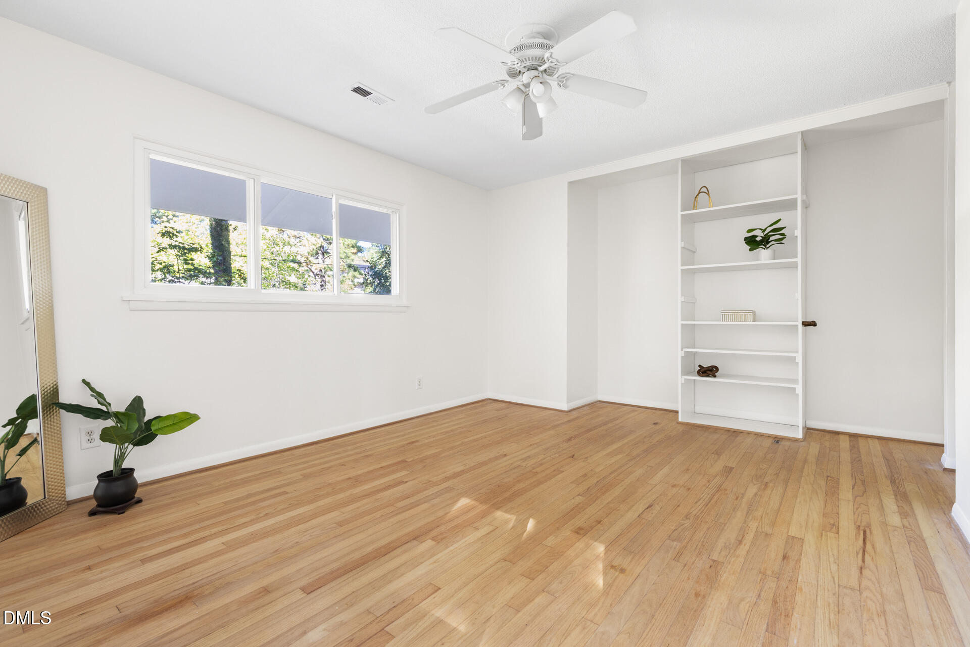 101 Oleander Road