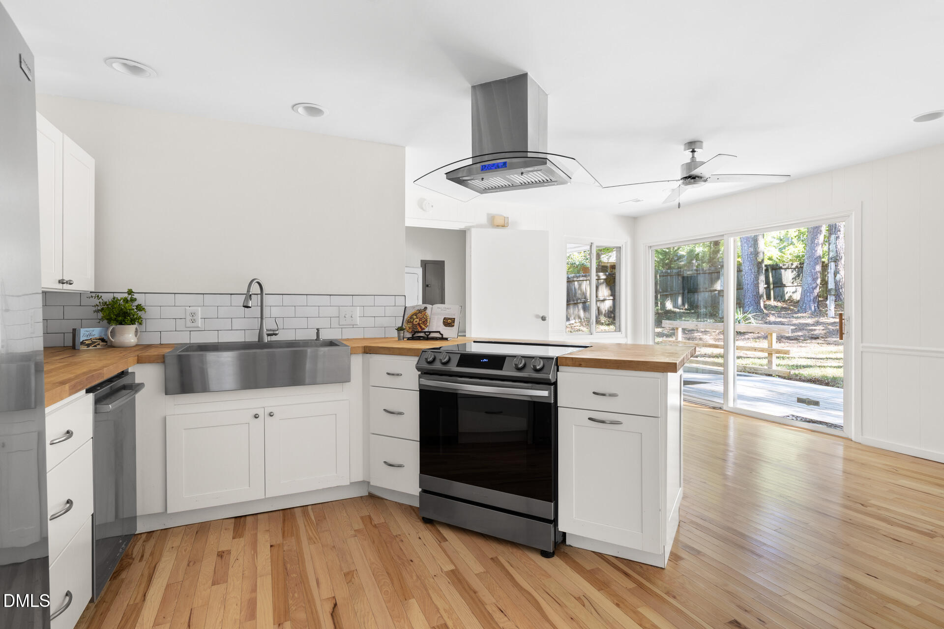 101 Oleander Road
