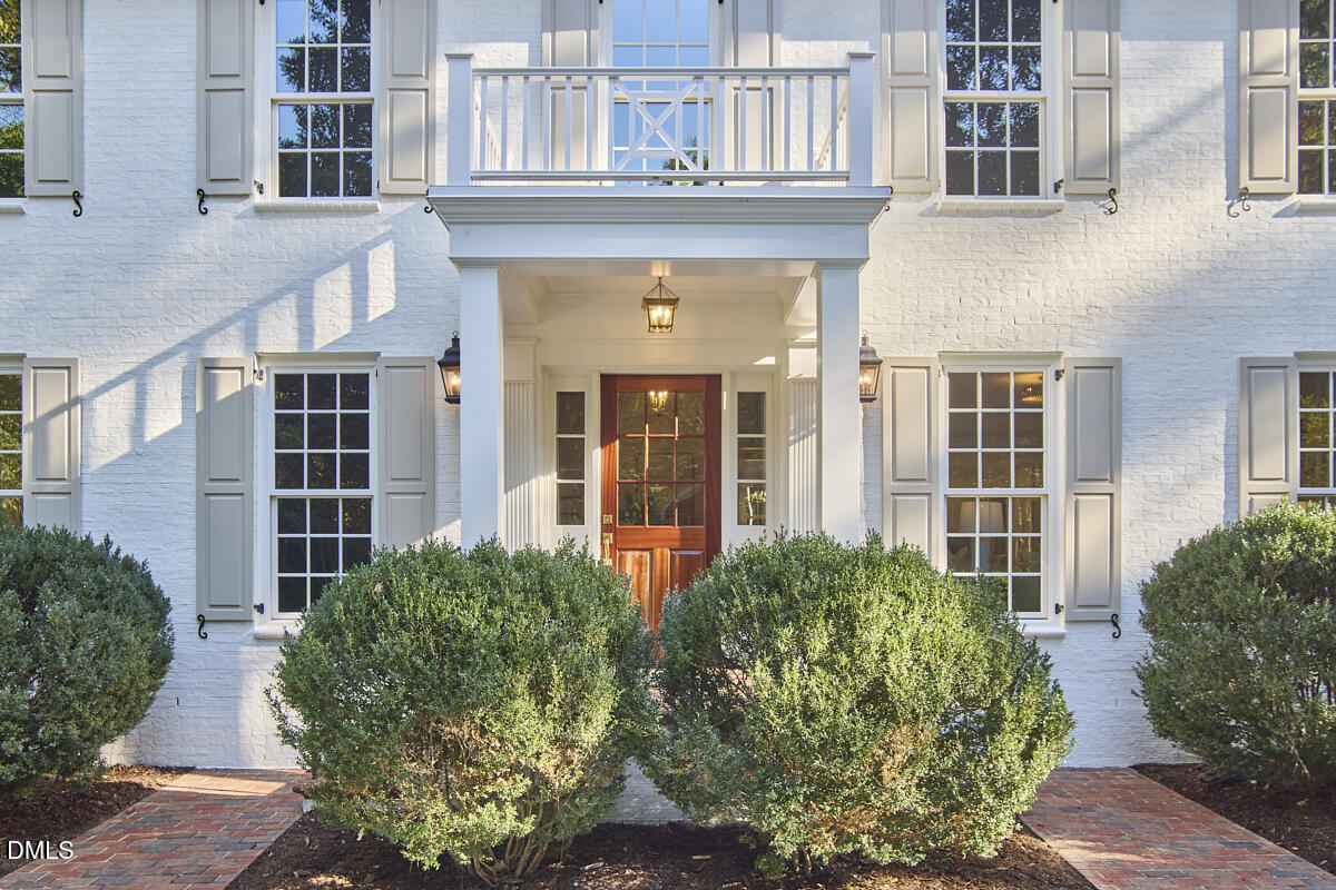 3706 Darwin Road