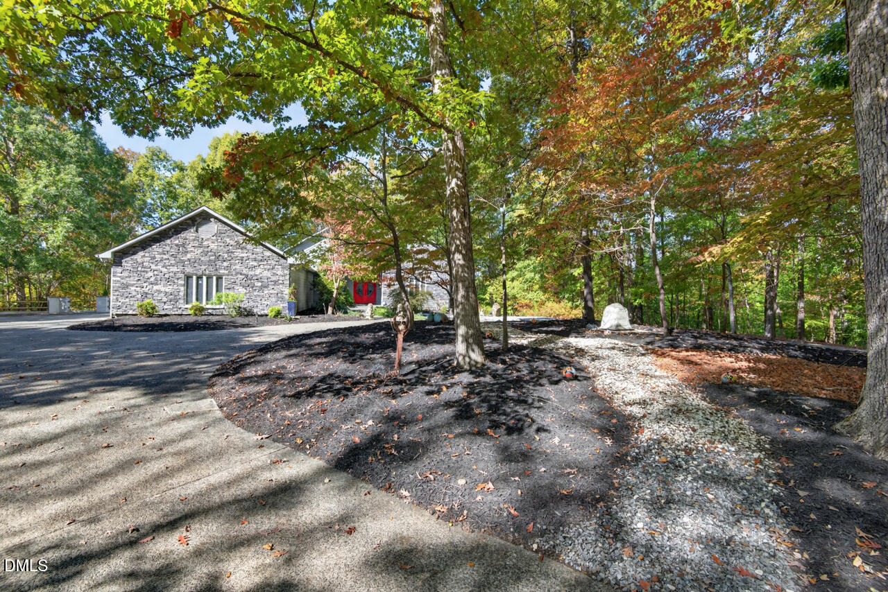 1070 Foxcliff Drive