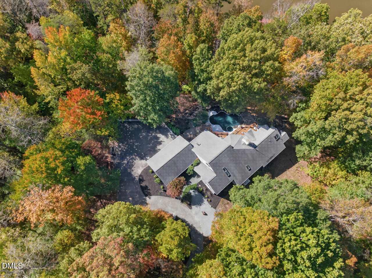 1070 Foxcliff Drive