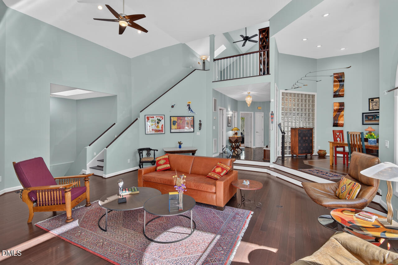 1070 Foxcliff Drive