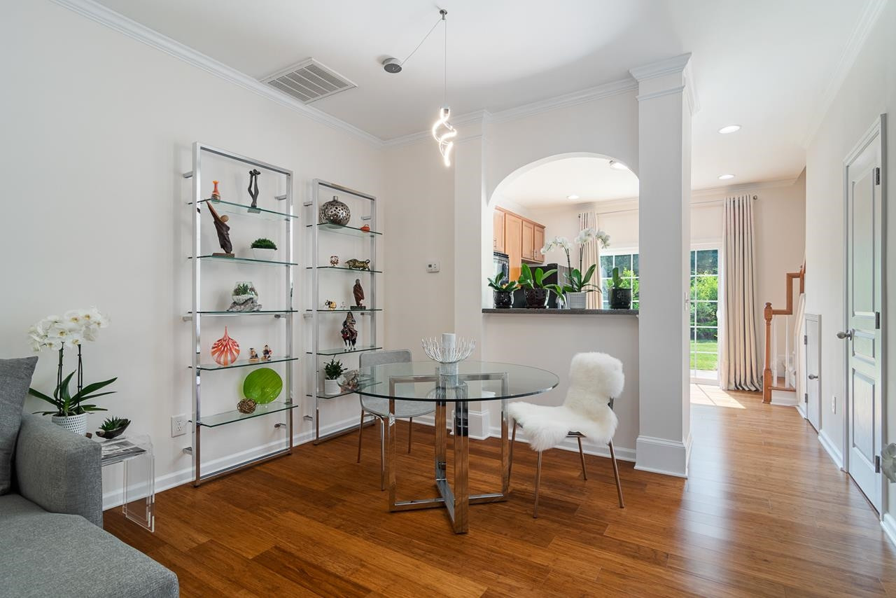 3735 Ramblewood Avenue