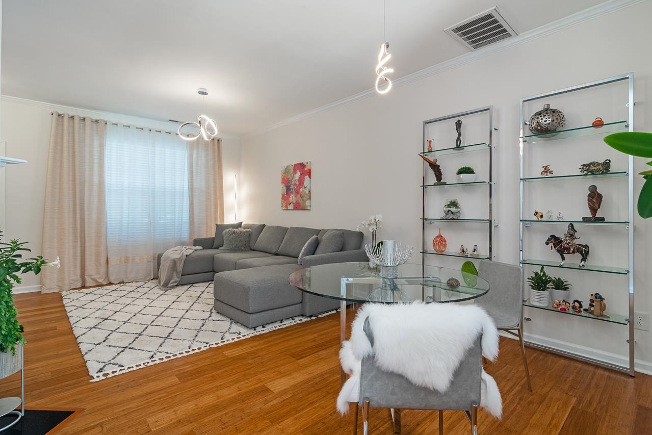 3735 Ramblewood Avenue