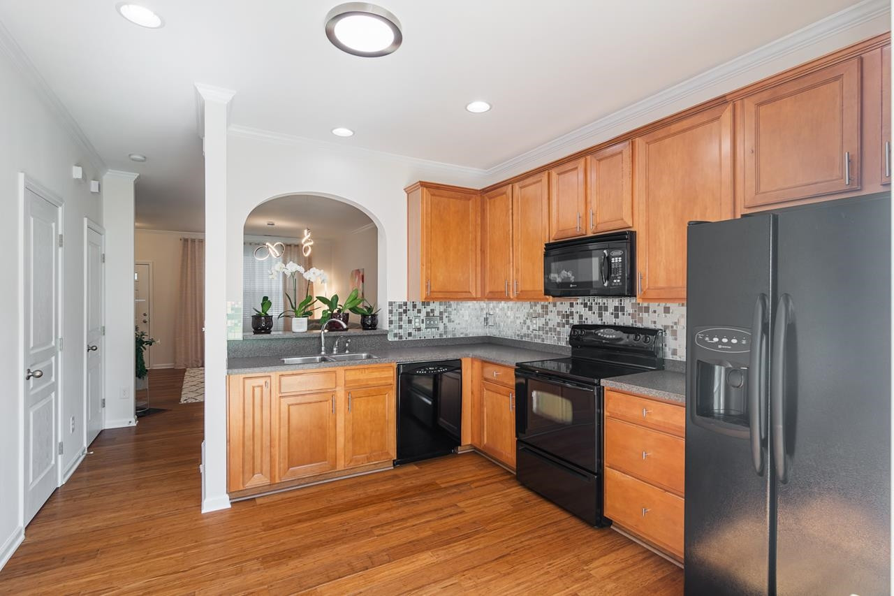 3735 Ramblewood Avenue