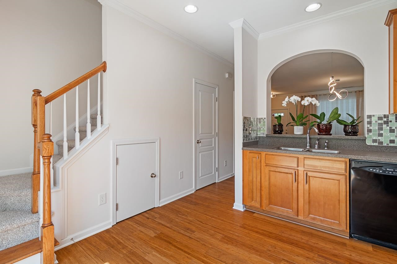 3735 Ramblewood Avenue