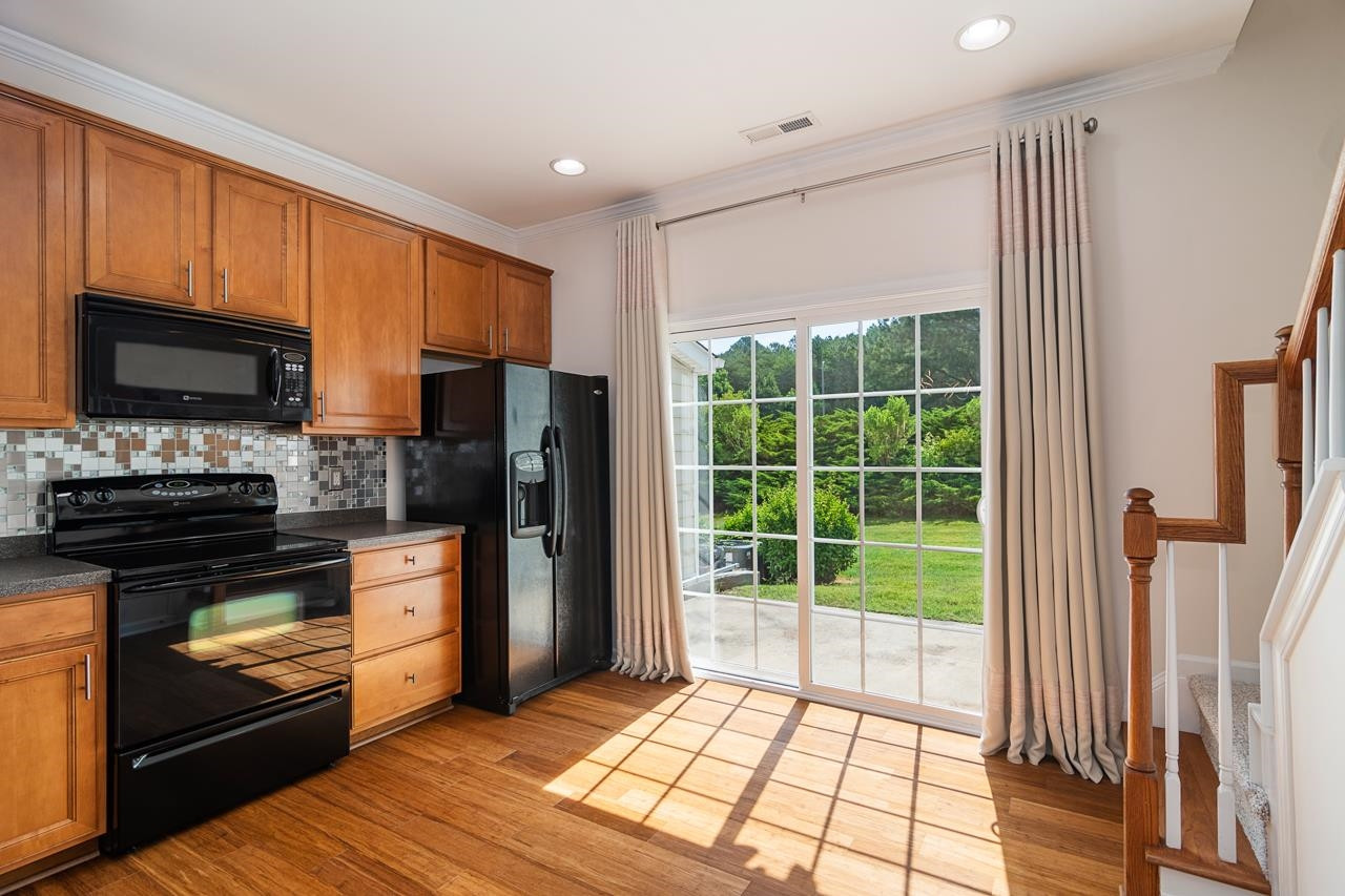 3735 Ramblewood Avenue