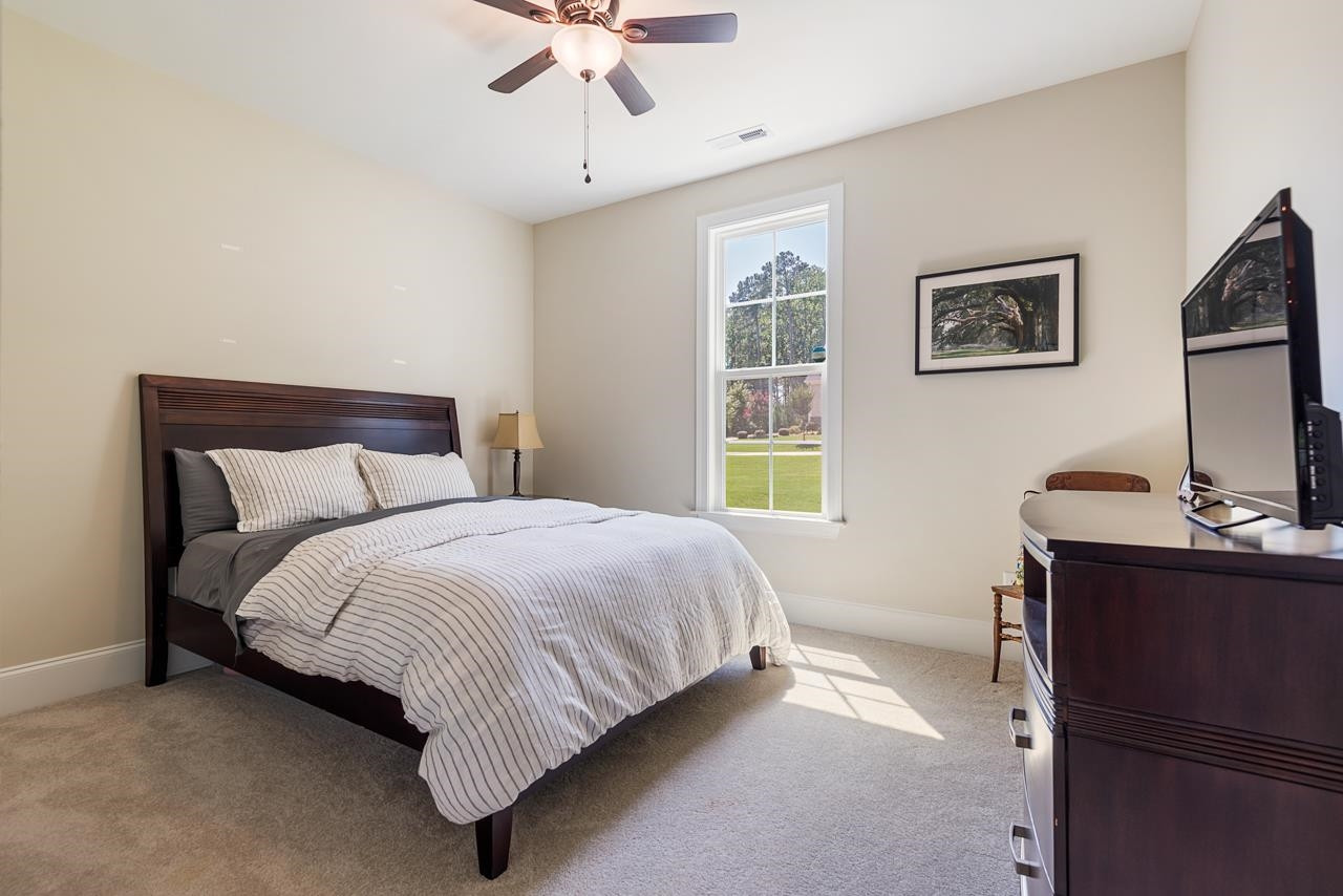 49 S Flanders Street