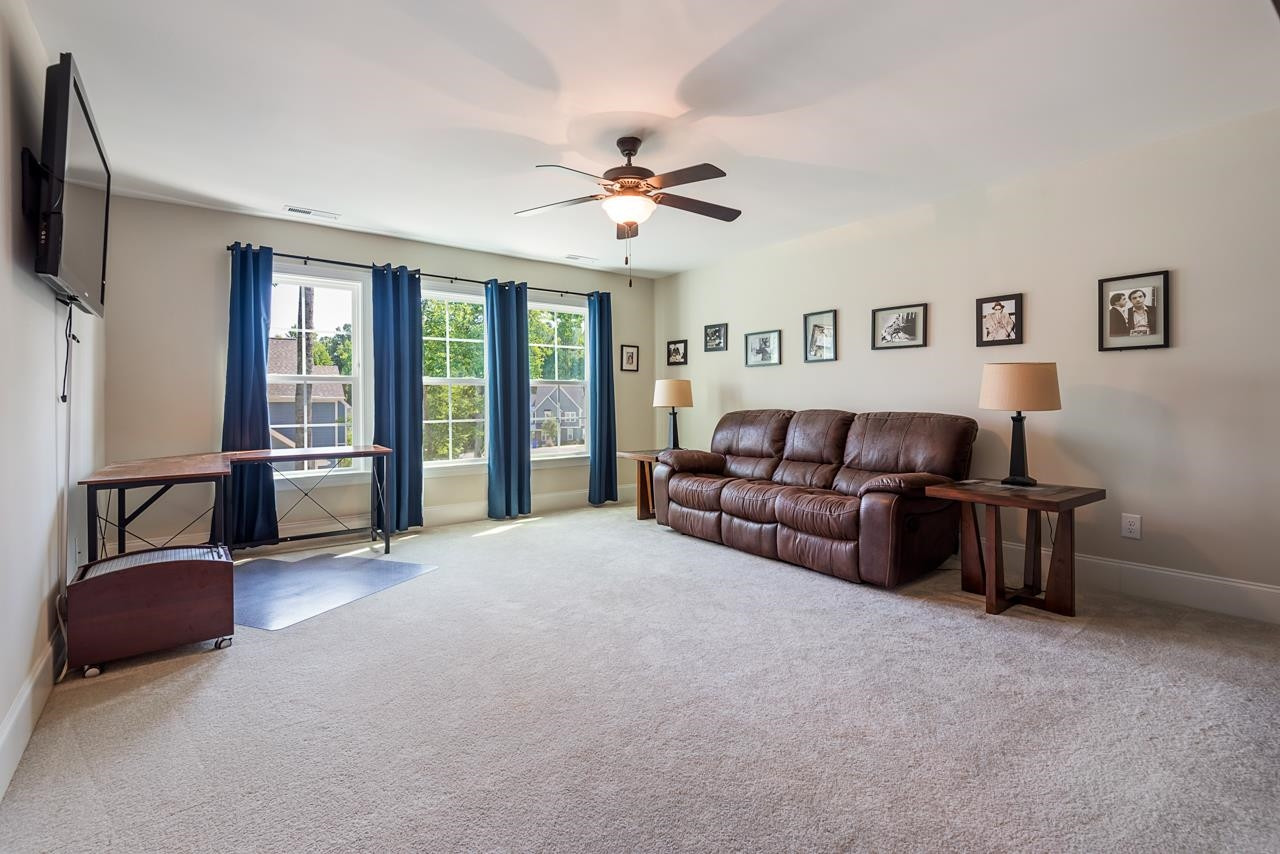 49 S Flanders Street