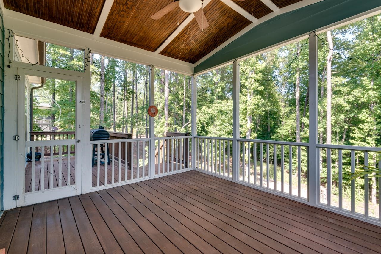 49 S Flanders Street