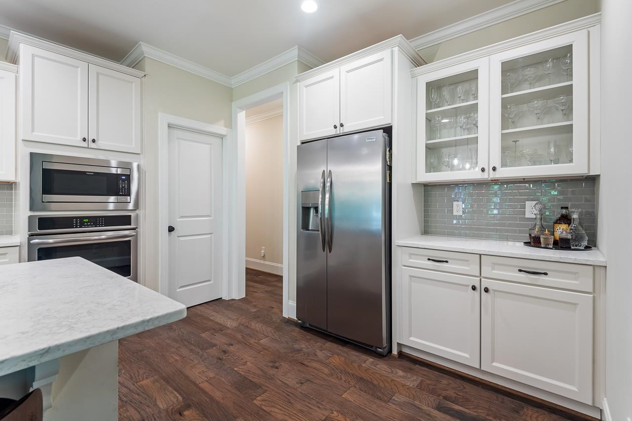 49 S Flanders Street