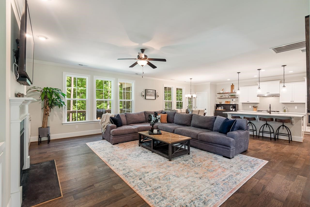 49 S Flanders Street